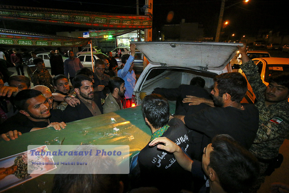 گزارش تصویری مراسم وداع با پیکر شهید مدافع حرم در شب شهادت امام موسی جعفر