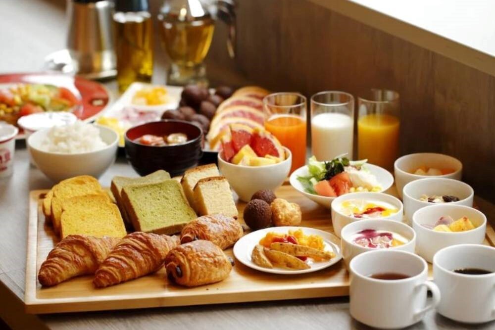 سفره صبحانه هتل پارسیان کیش