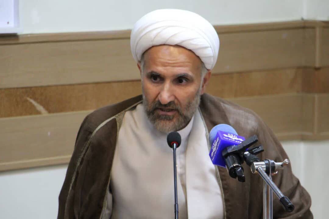 امام جمعه کرمانشاه: بچه‌ها باید از مدرسه حقوق بدانند